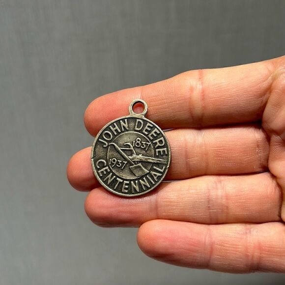 VTG John Deere Expo Pins Lot 2004 Hat Lapel Phoenix Tractors Combines Mowers Sal - Picture 9 of 12